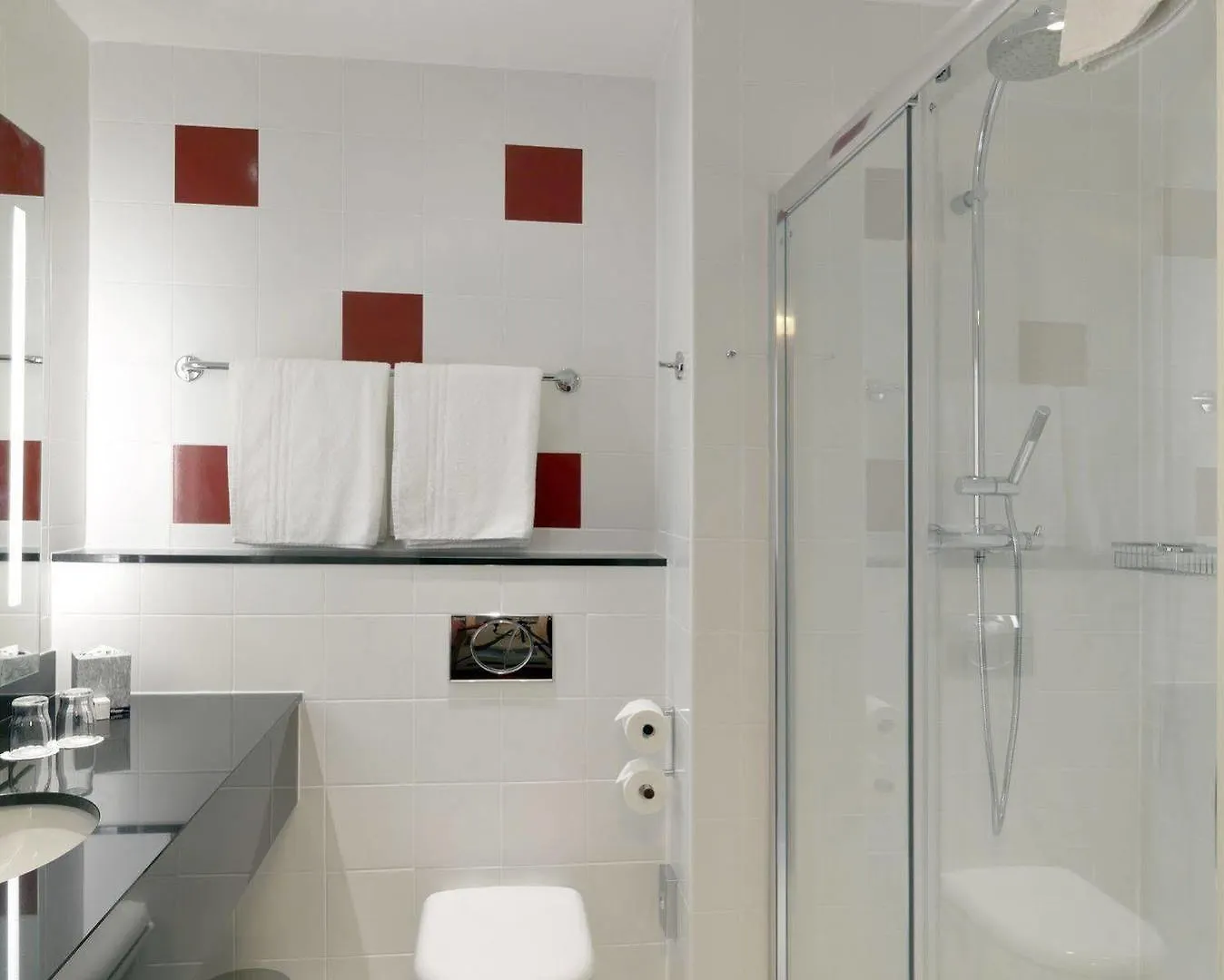 Moxy Belfast City Hotel