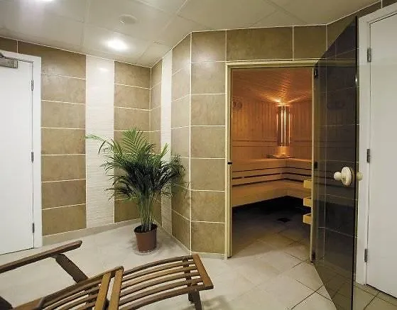 Moxy Belfast City Hotel